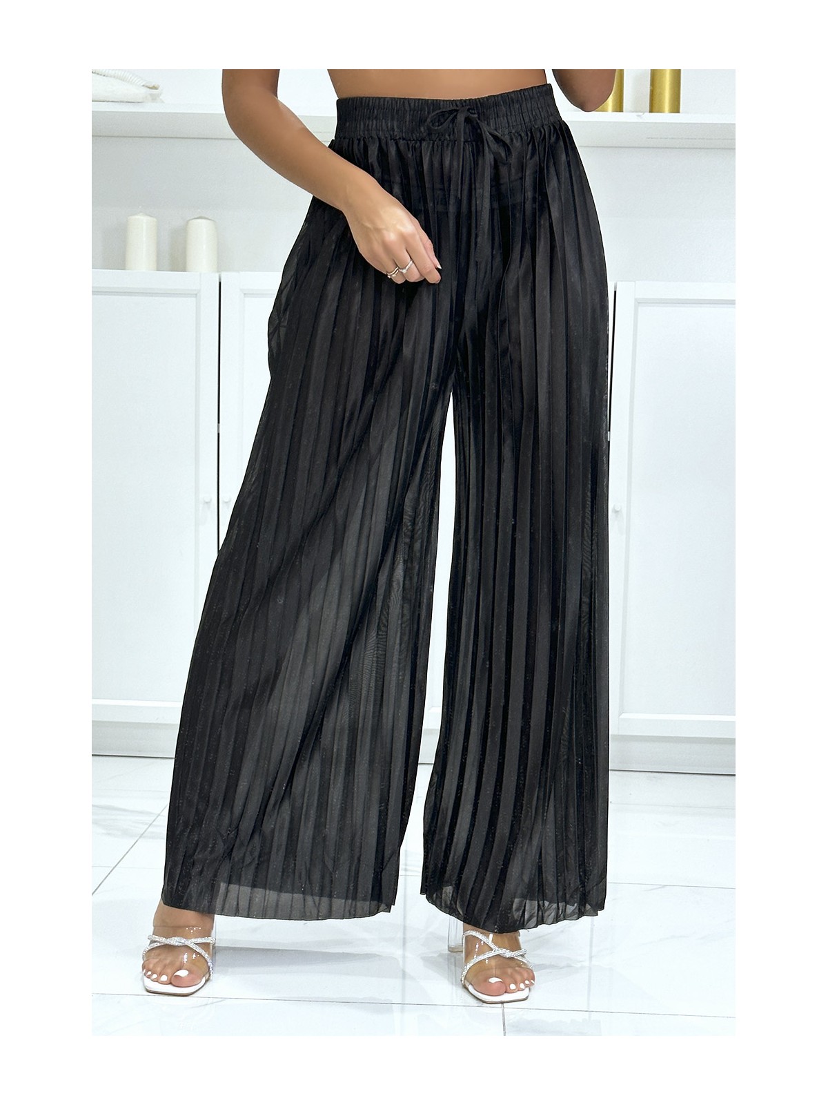 Pantalon palazzo plissé noir satiné