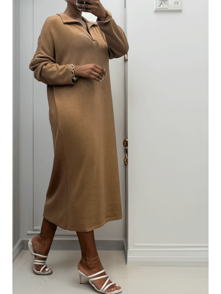 Longue robe épaisse col chemise en camel - 5