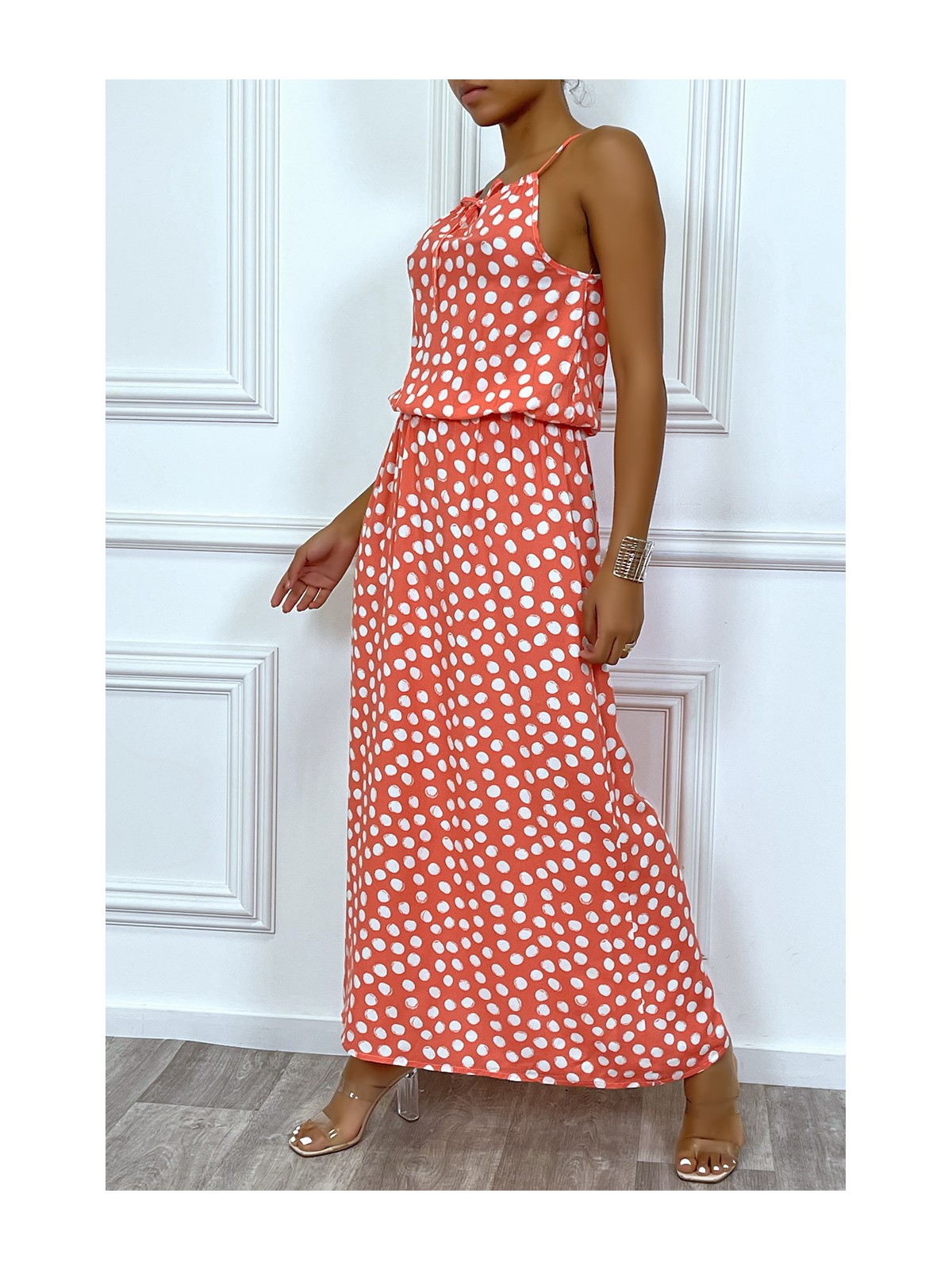 Robe longue corail à petit pois blanc col montant et elastique à la taille - 2