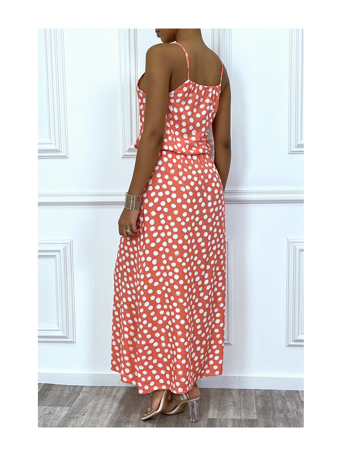 Robe longue corail à petit pois blanc col montant et elastique à la taille - 4