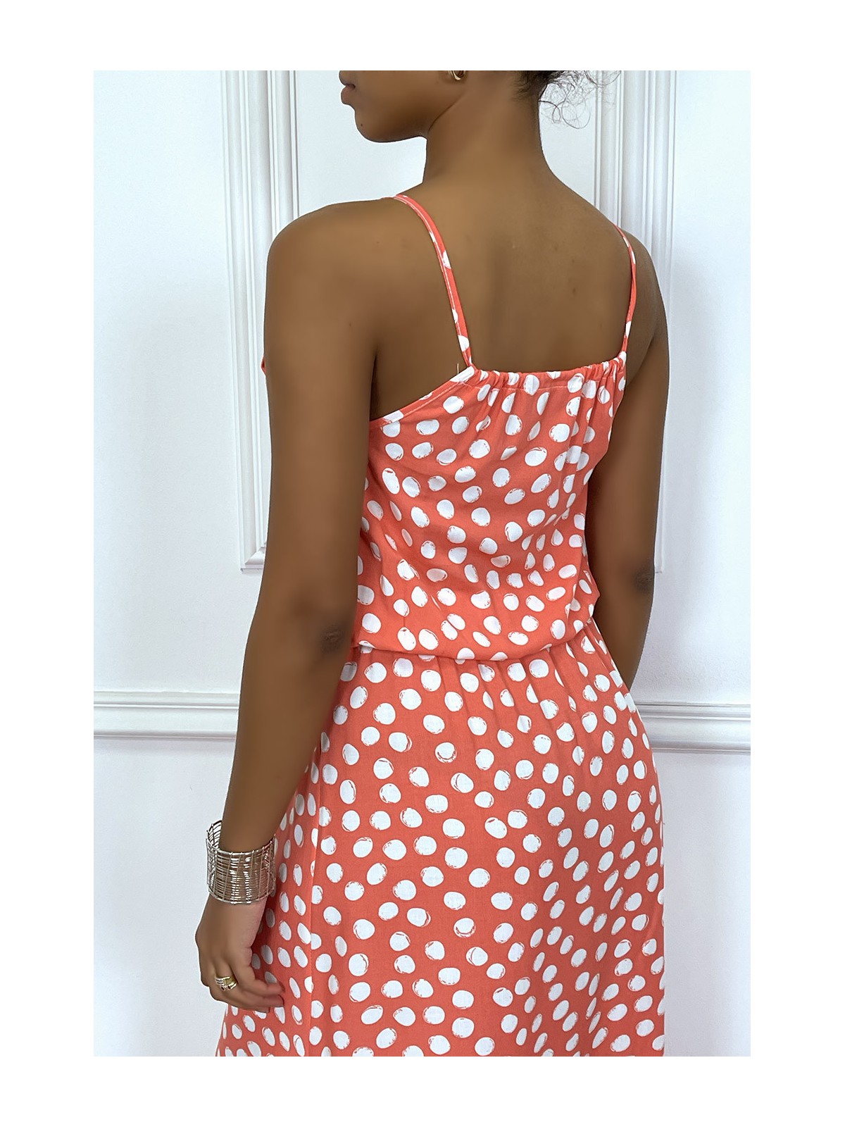 Robe longue corail à petit pois blanc col montant et elastique à la taille - 5