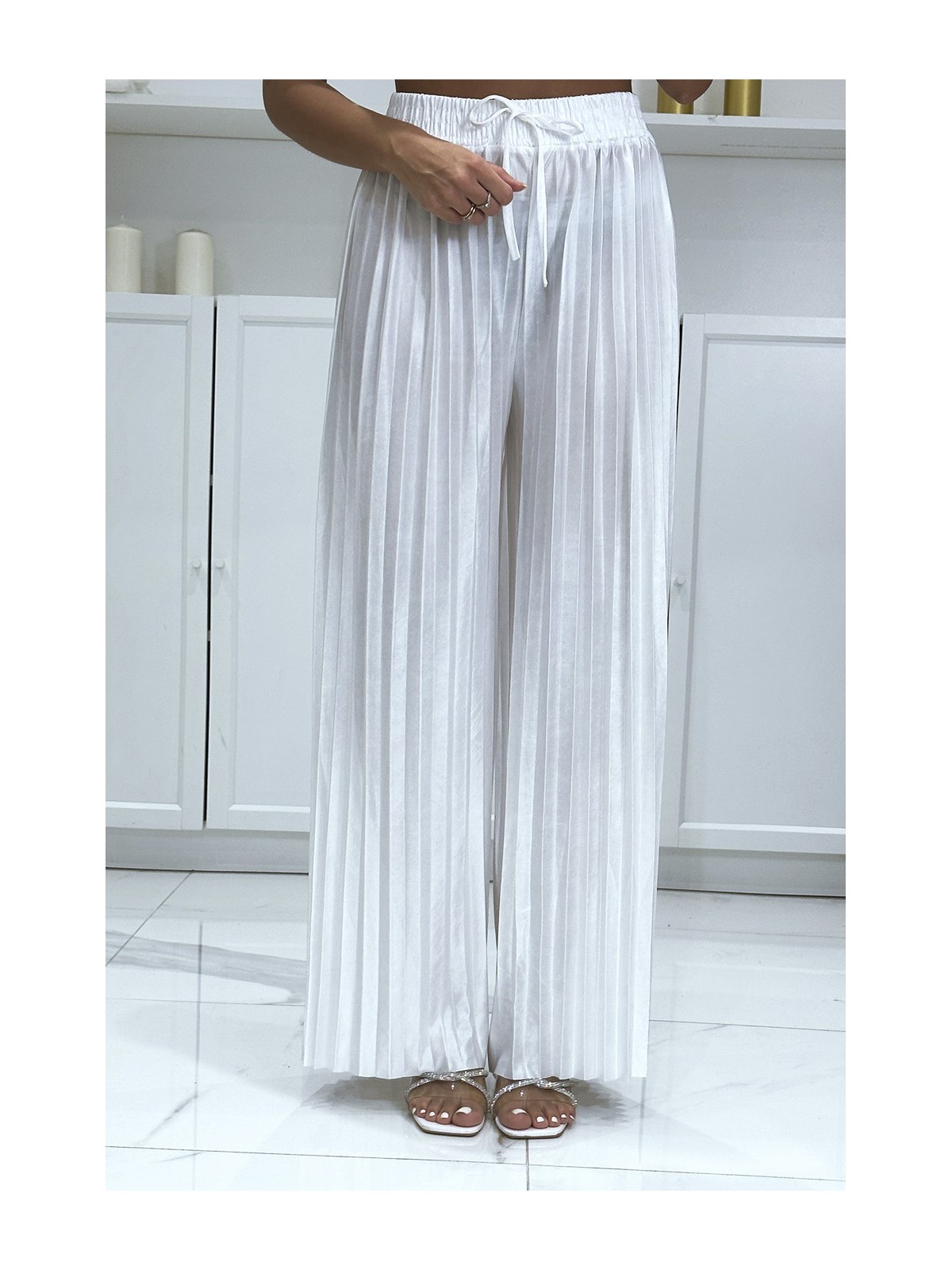 Pantalon palazzo plissé blanc satiné - 3