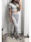 Ensemble legging et top sport gris en matière gênante - 6