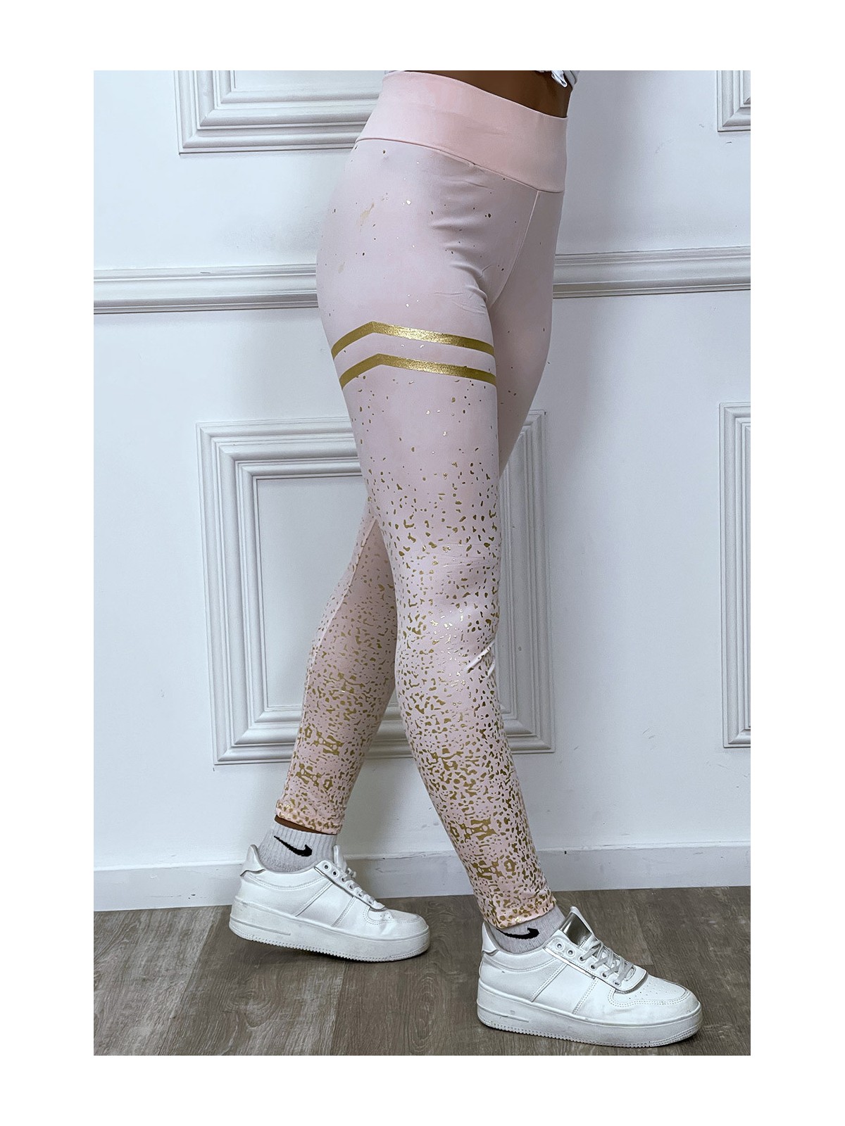 Legging rose avec taches et bandes dorées - 2