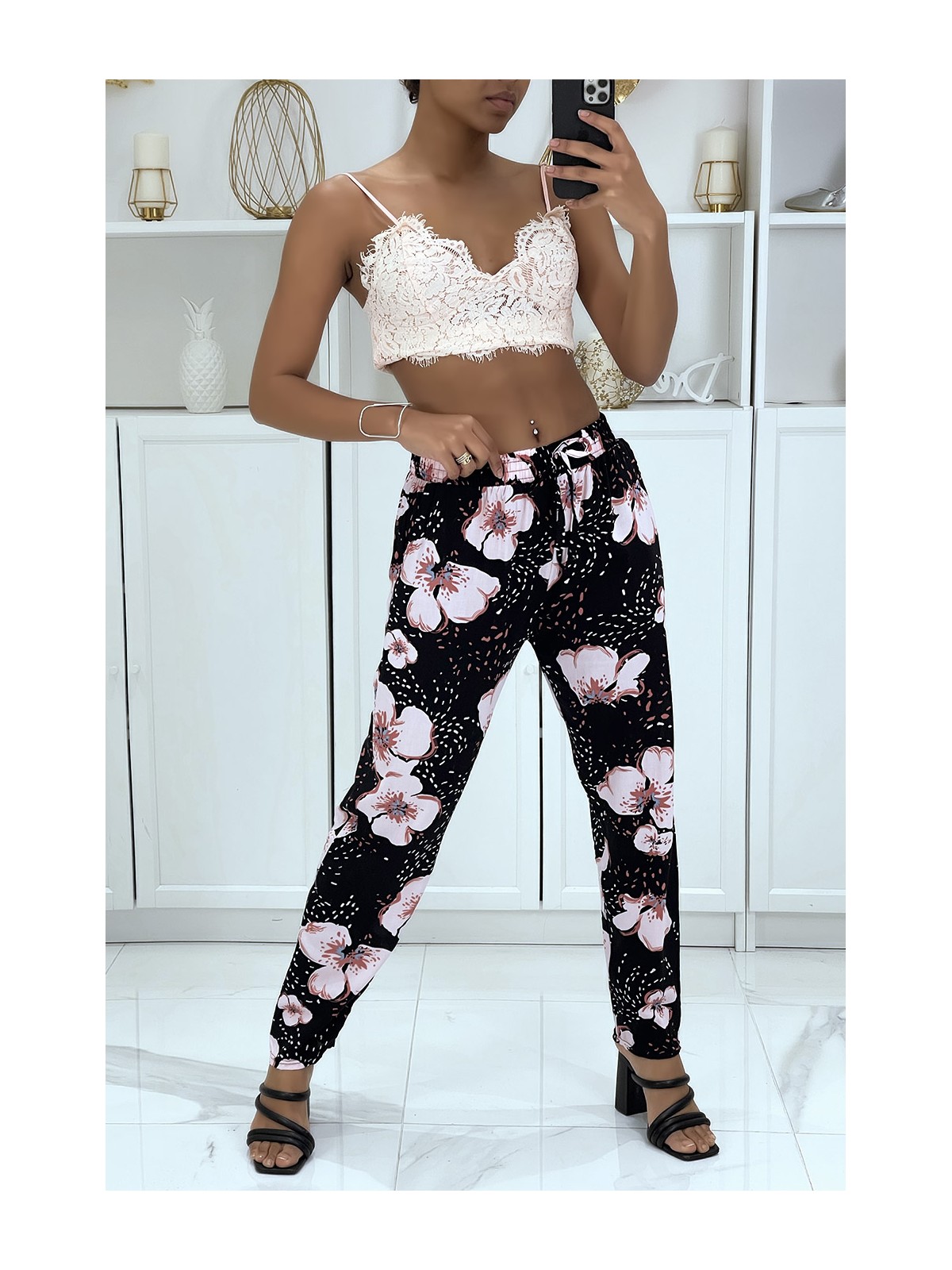 Pantalon fluide rose à motif floral B-60 - 1