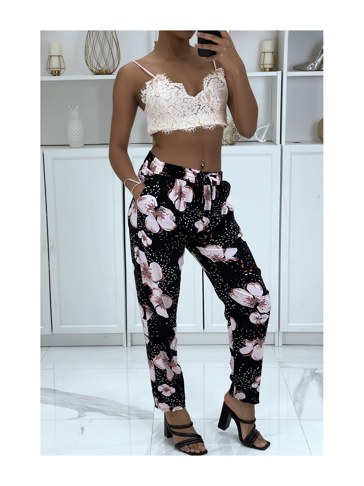 Pantalon fluide rose à motif floral B-60 - 2