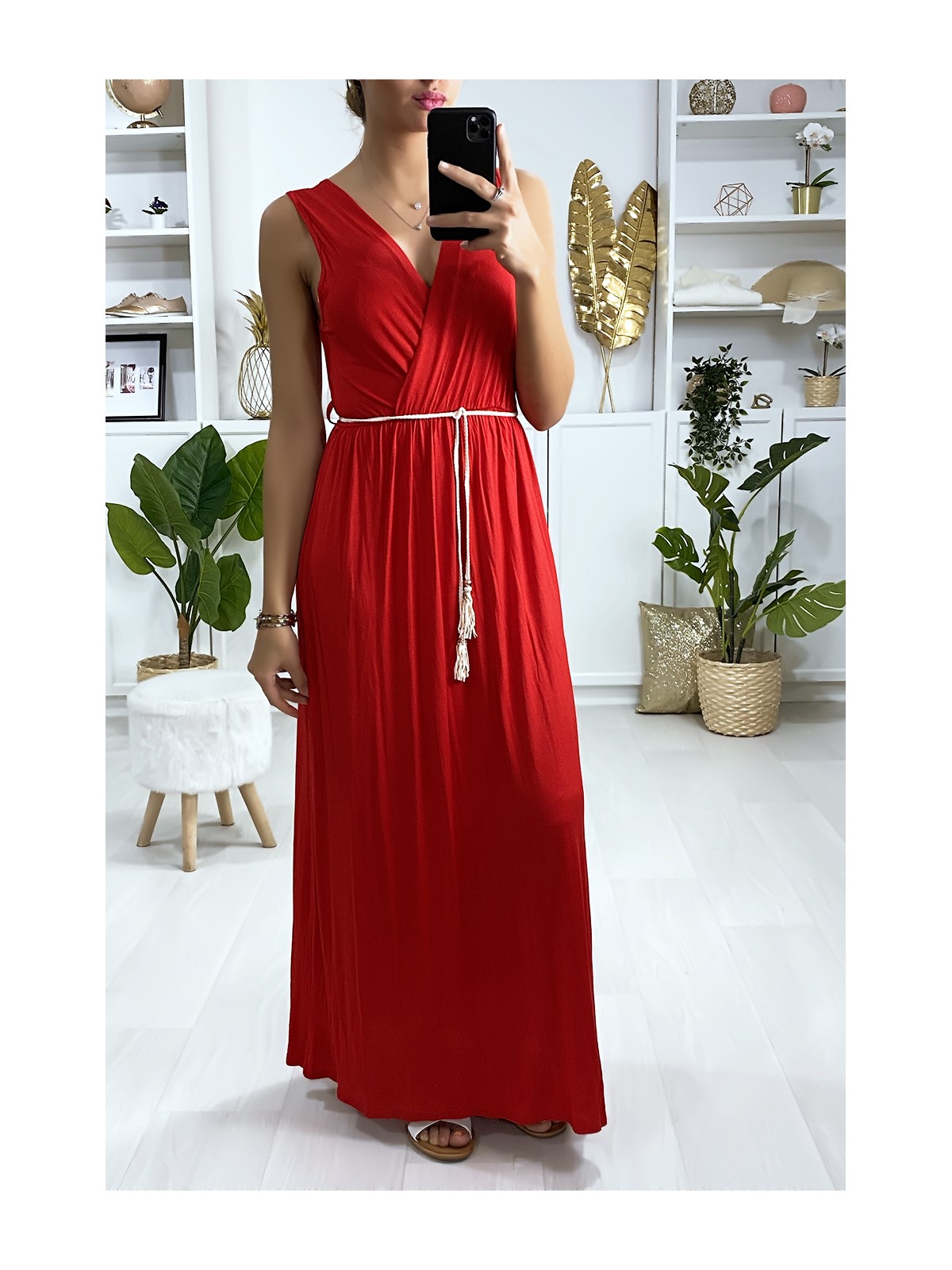 Longue robe croisé en rouge avec ceinture en cordon - 1