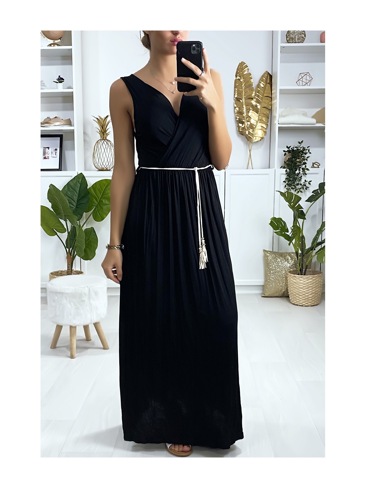 Longue robe croisé noir avec ceinture en cordon - 1
