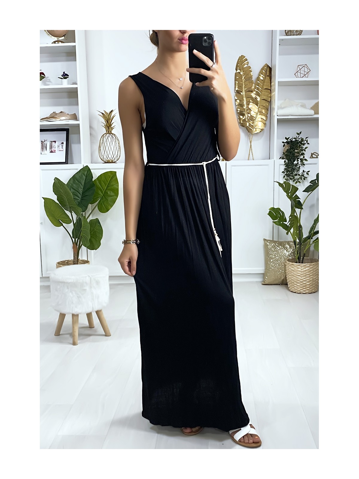 Longue robe croisé noir avec ceinture en cordon - 3