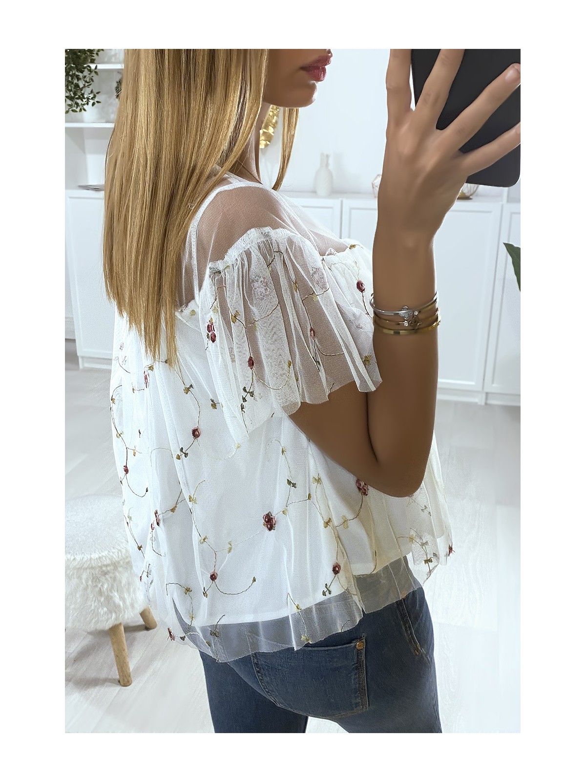 Blouse blanche à volant avec broderie - 3