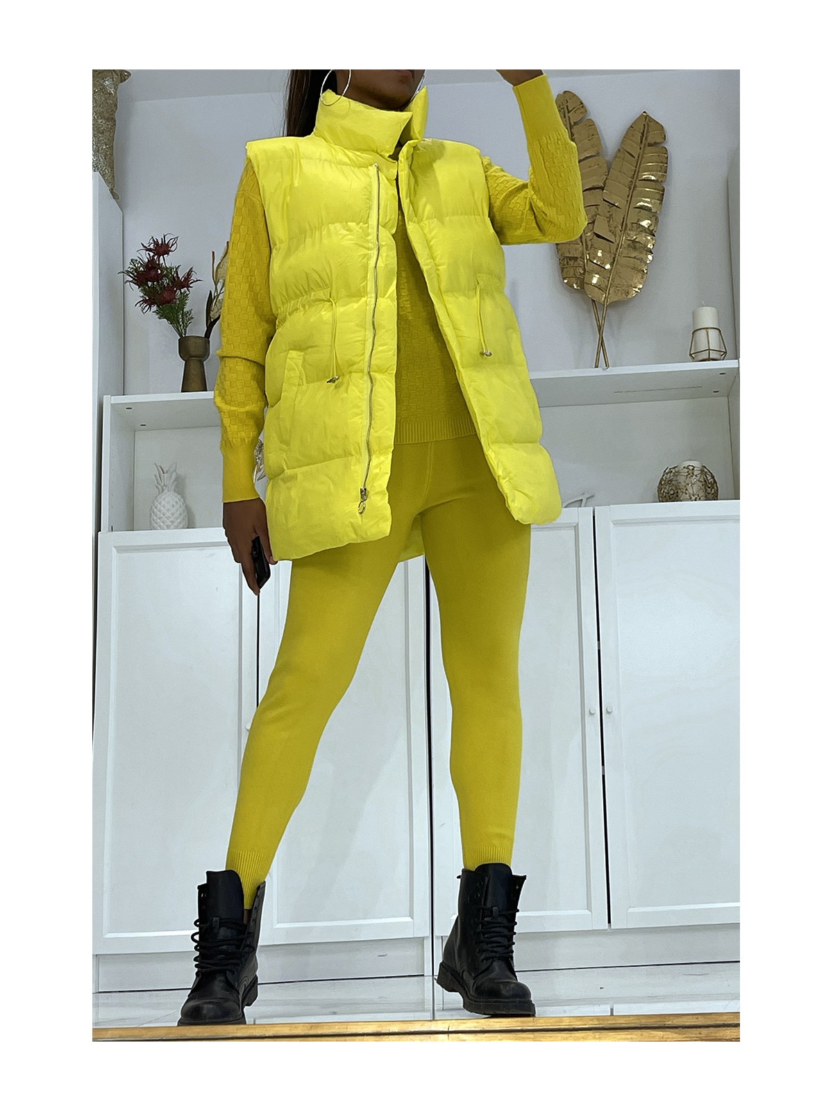 Ensemble d'hiver 3 pièces jaune doudoune et jogging côtelé

Style casual chic et cocooning - 1