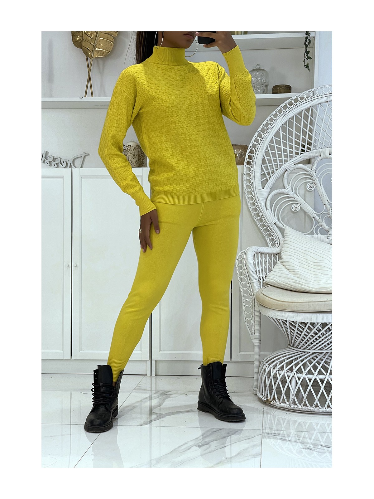 Ensemble d'hiver 3 pièces jaune doudoune et jogging côtelé

Style casual chic et cocooning - 5