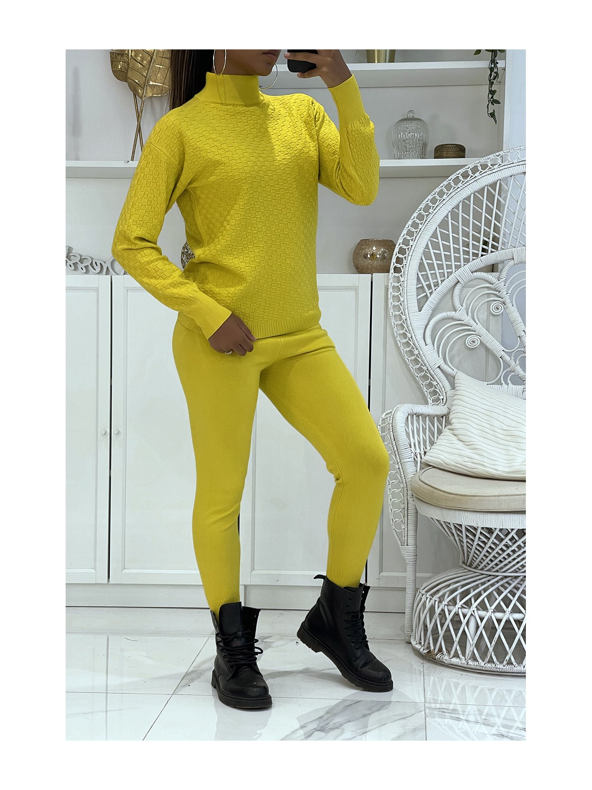 Ensemble d'hiver 3 pièces jaune doudoune et jogging côtelé

Style casual chic et cocooning - 6