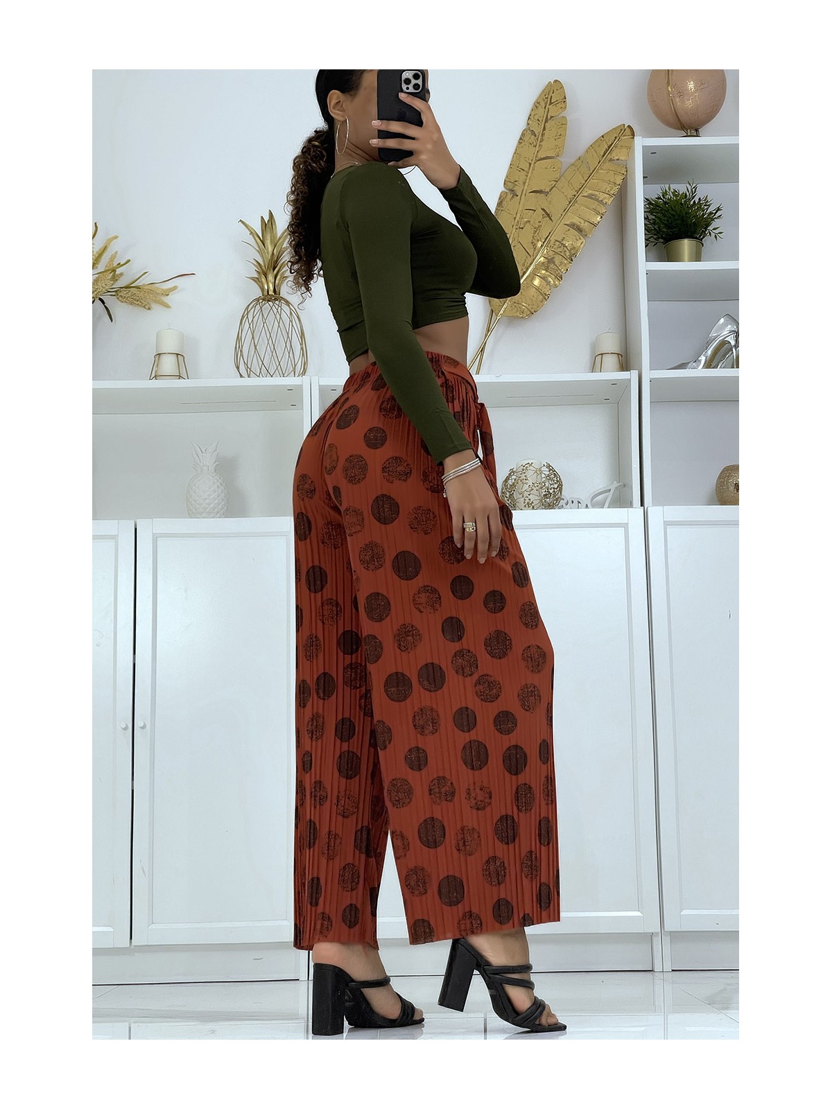 Pantalon palazzo plissé cognac avec motif - 3